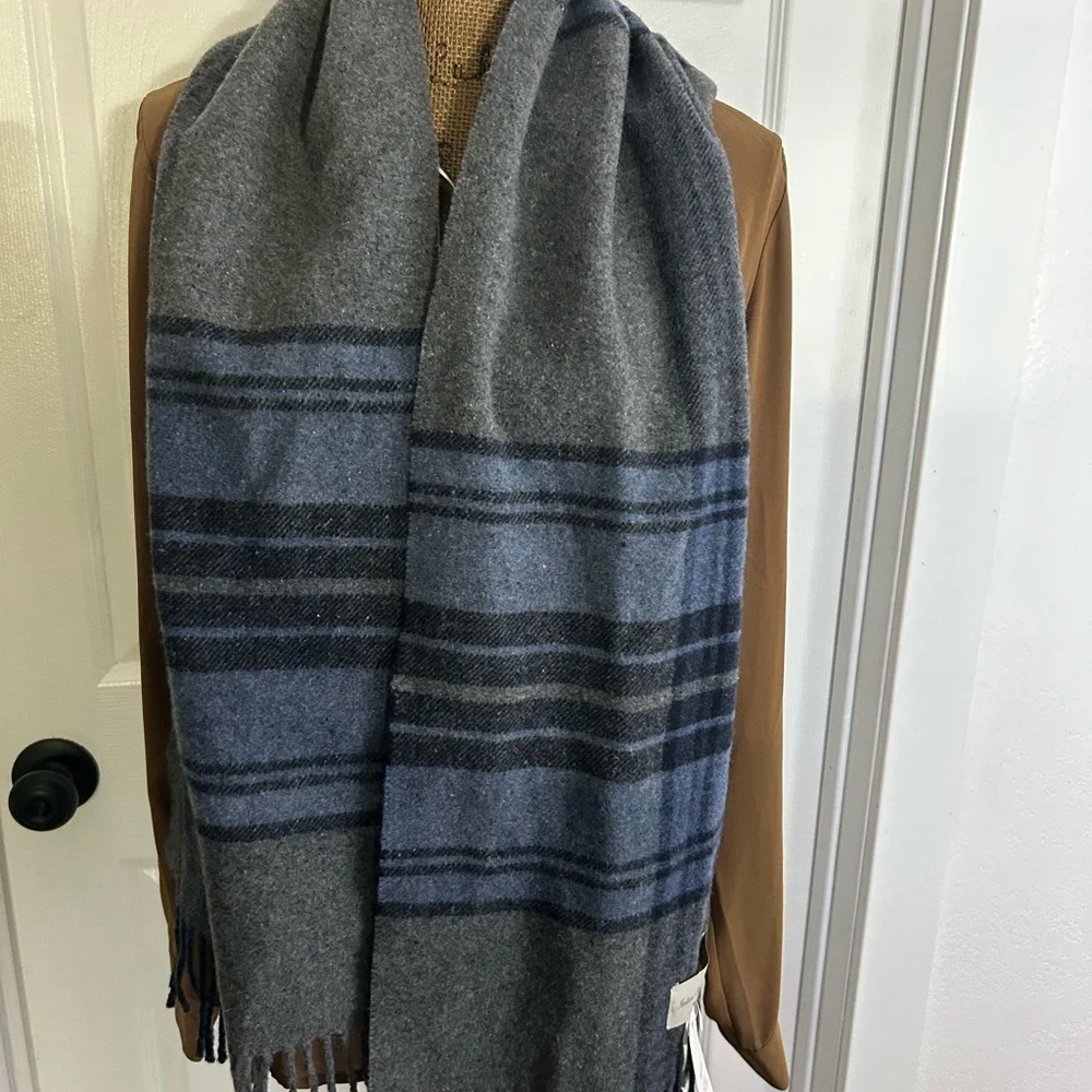 ITALIAN WOLLEN TREASURES Gray and blue Scarf